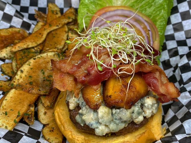 Burger Mayo Calle Loiza 7