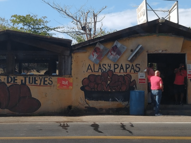 Campa's (Alitas y Papas) Piñones