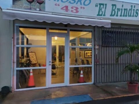 El Brindis Seafood en Otro Mundo Luquillo