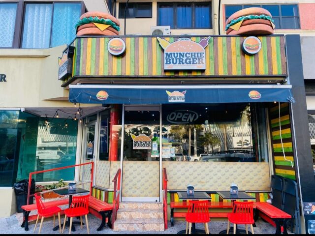 Munchie Burger Hamburgers Condado.3