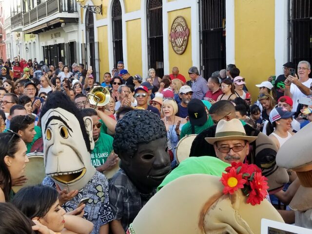 Nonos bar Old San Juan 1