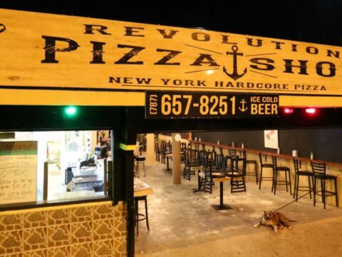 Revolution Pizza Shop Luquillo