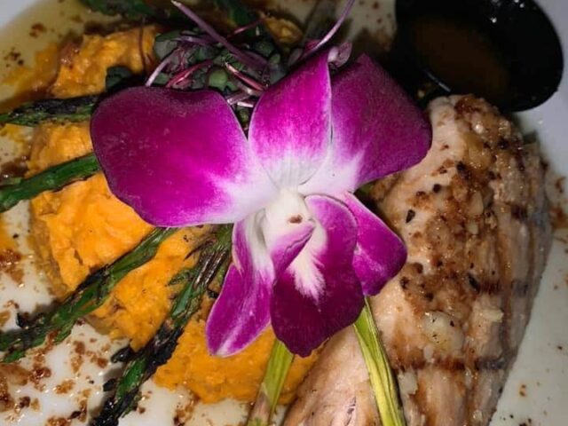 Roots Restaurant Rincon 4